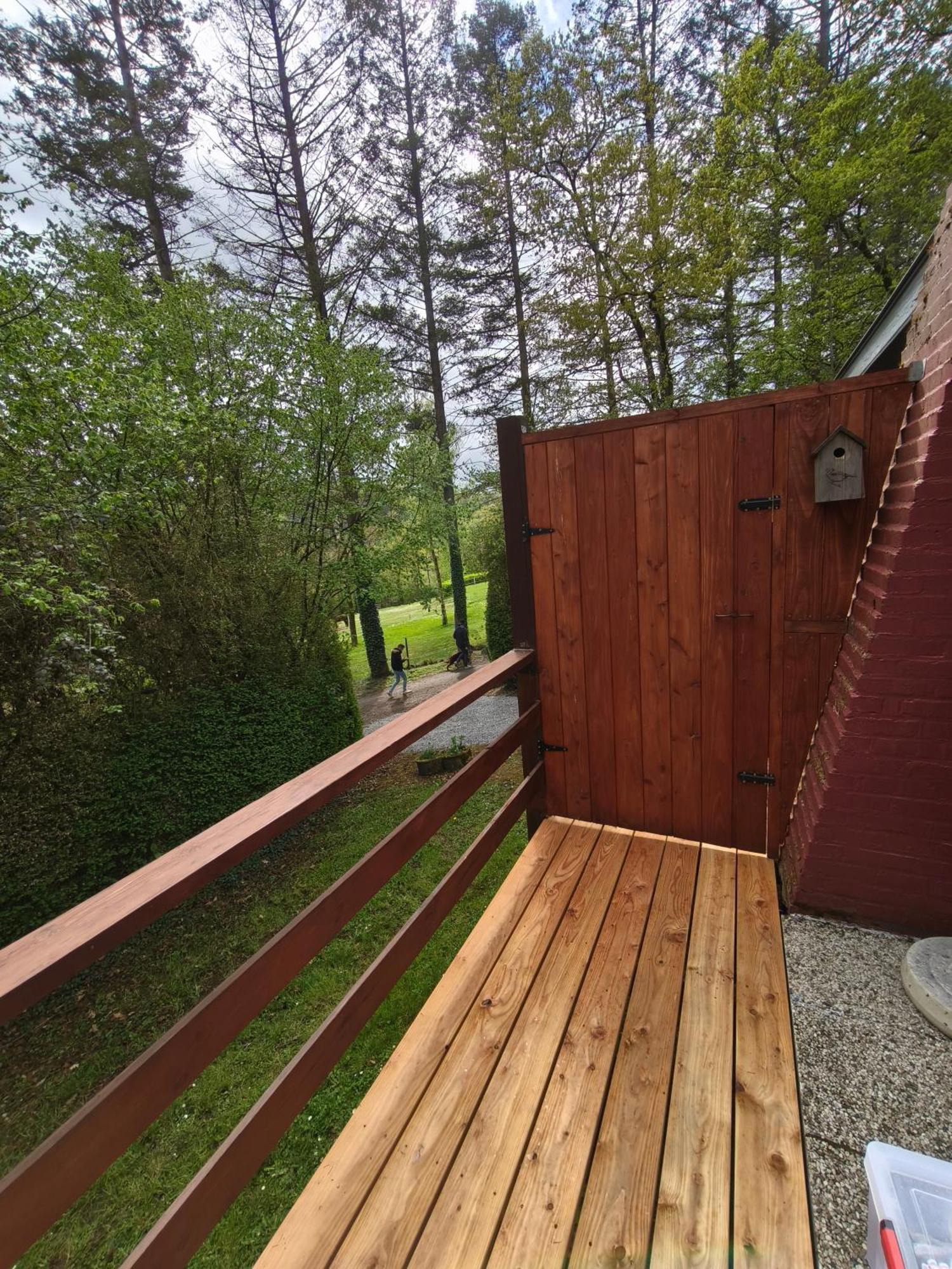 Au Bois Charmant Waulsort Ruang foto