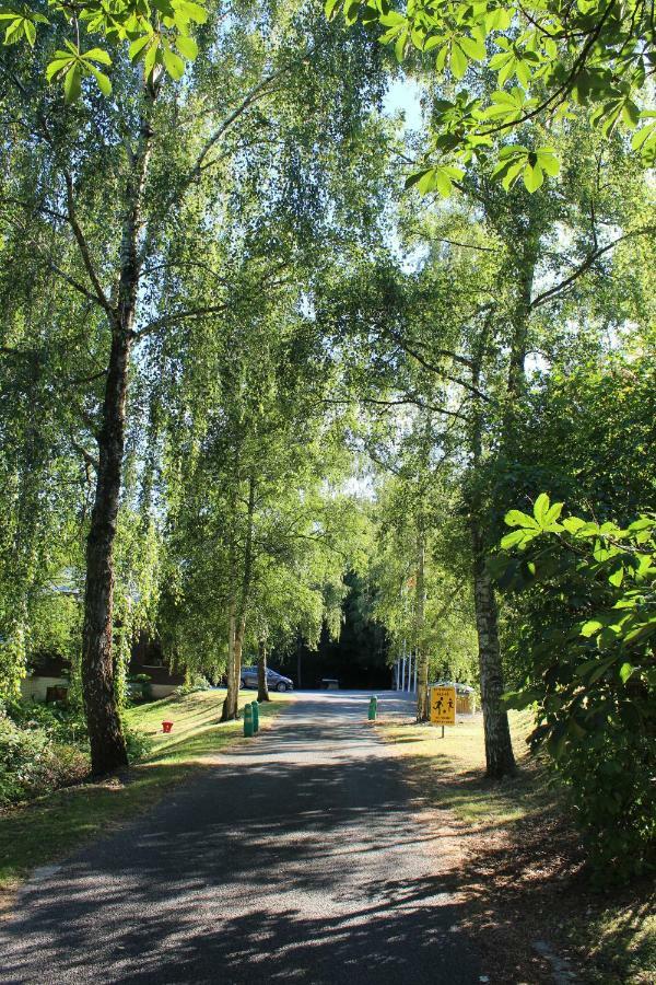 Au Bois Charmant Waulsort Bagian luar foto