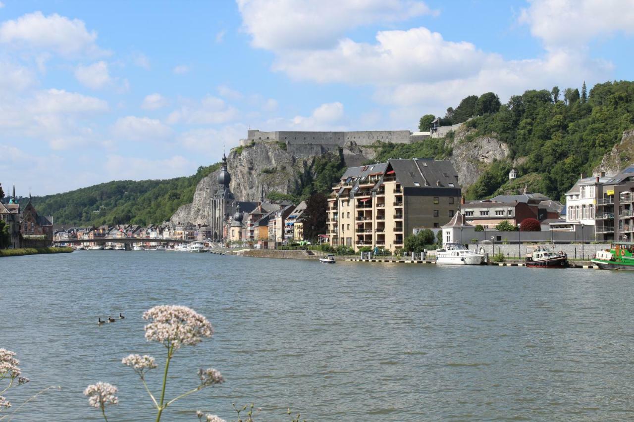 Au Bois Charmant Waulsort Bagian luar foto