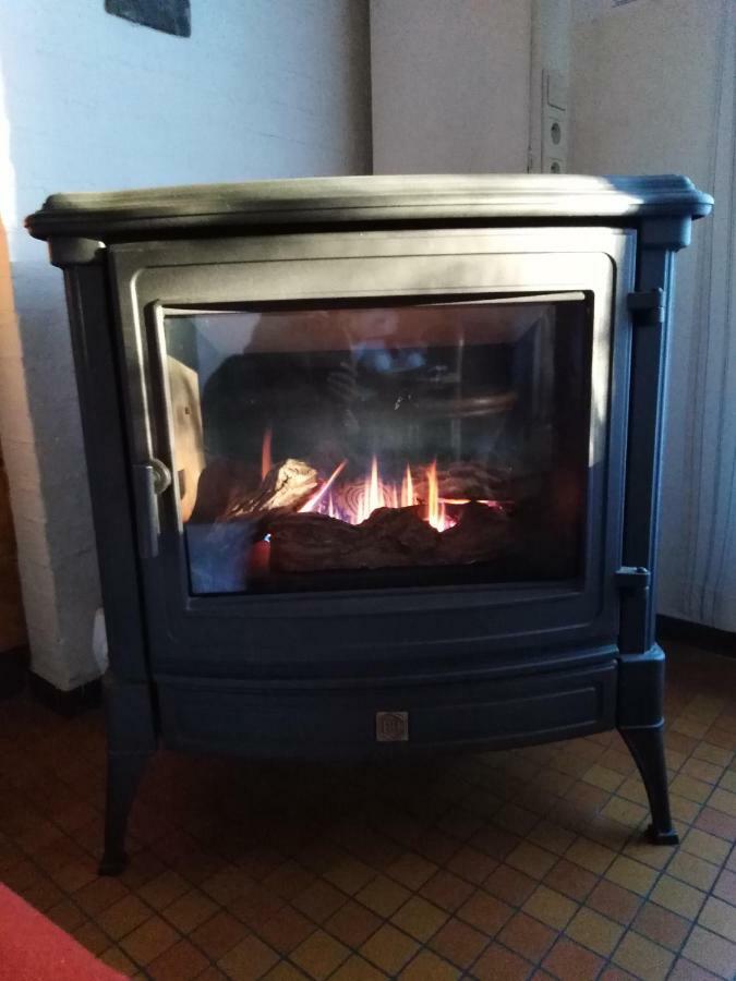 Au Bois Charmant Waulsort Bagian luar foto